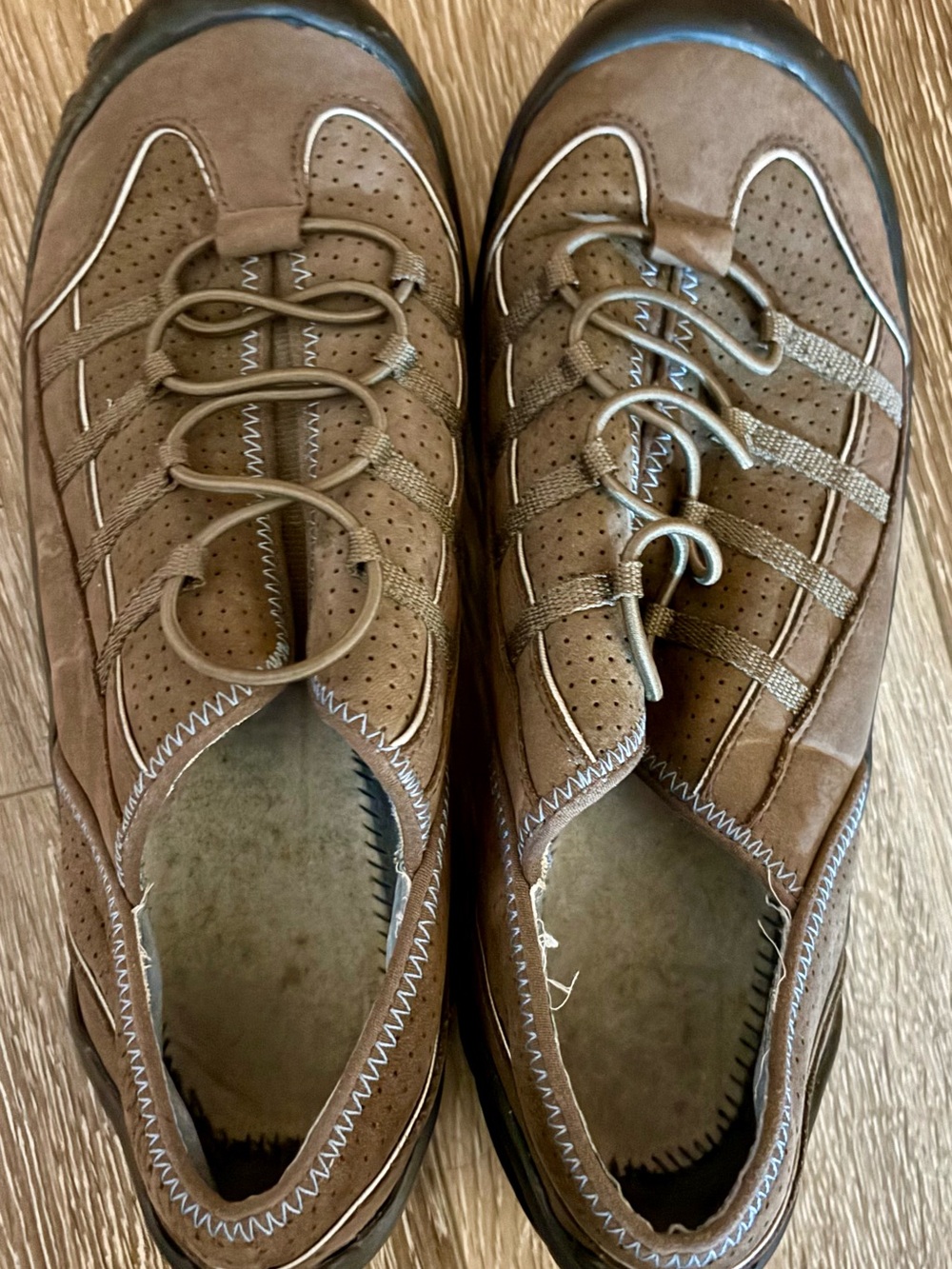 Women’s Casual Athletic Slip-On Sneakers in Brown
